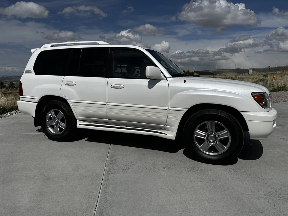 2006 Lexus LX 2nd Gen - Image 16 of 31
