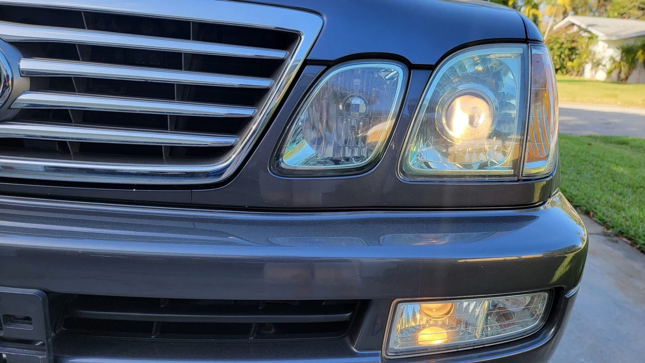 2006 Lexus LX 2nd Gen - Image 25 of 31