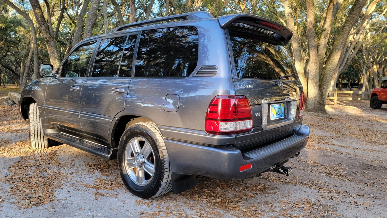 2006 Lexus LX 2nd Gen - Image 7 of 31