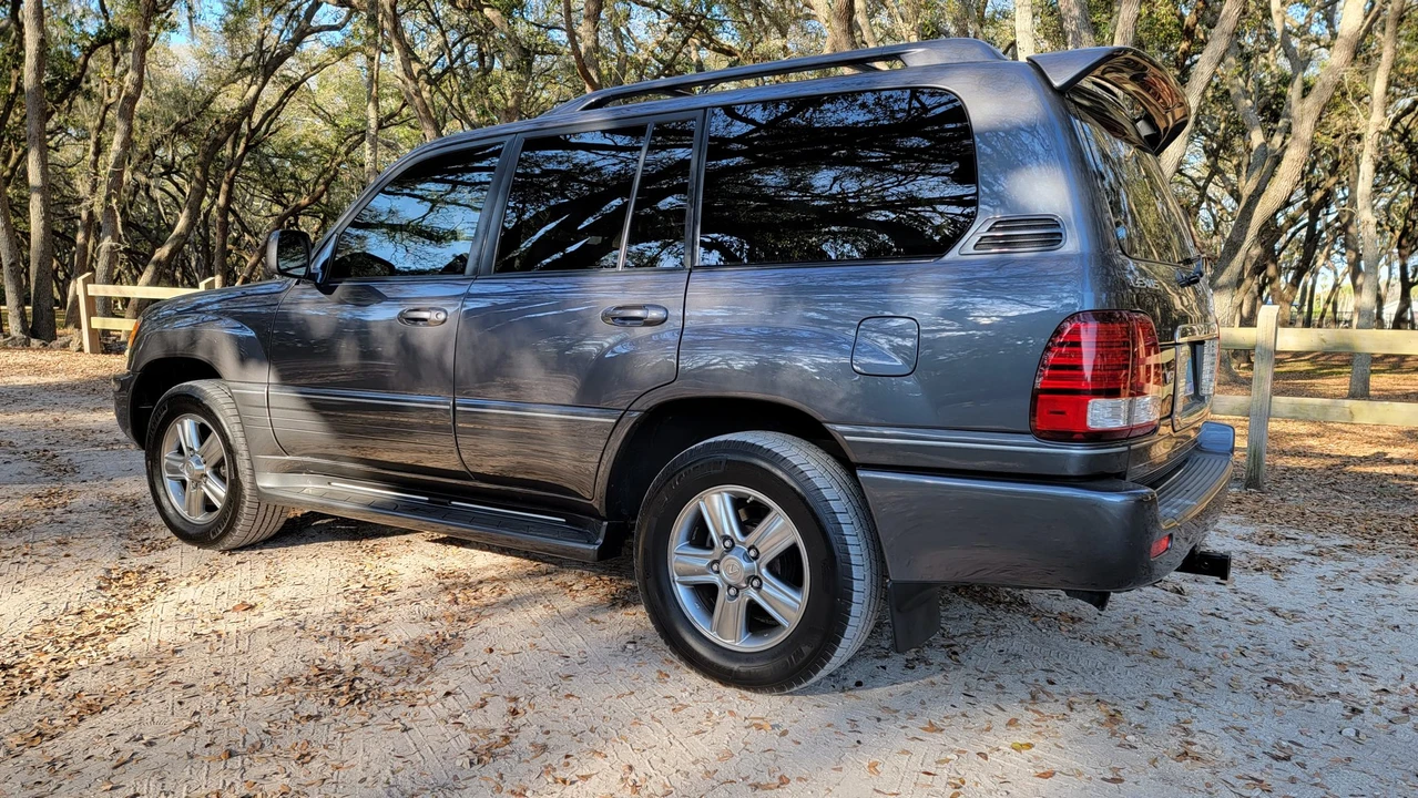 2006 Lexus LX 2nd Gen - Image 6 of 31