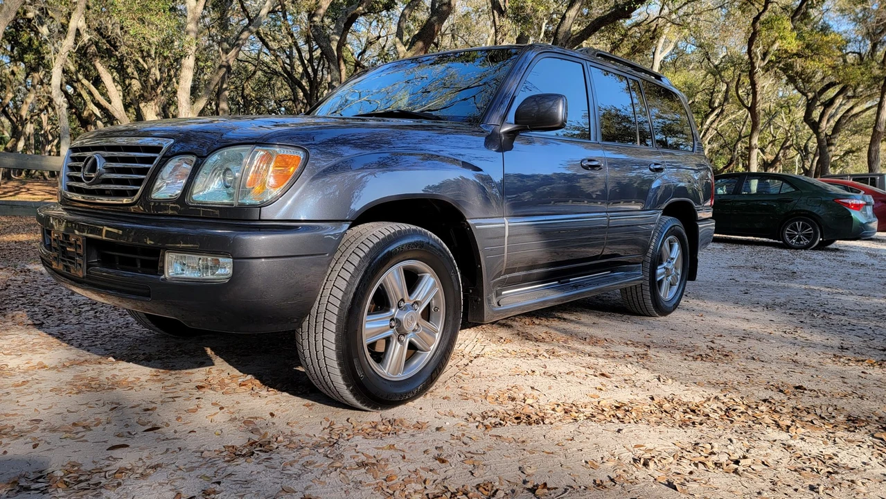 2006 Lexus LX 2nd Gen - Image 4 of 31