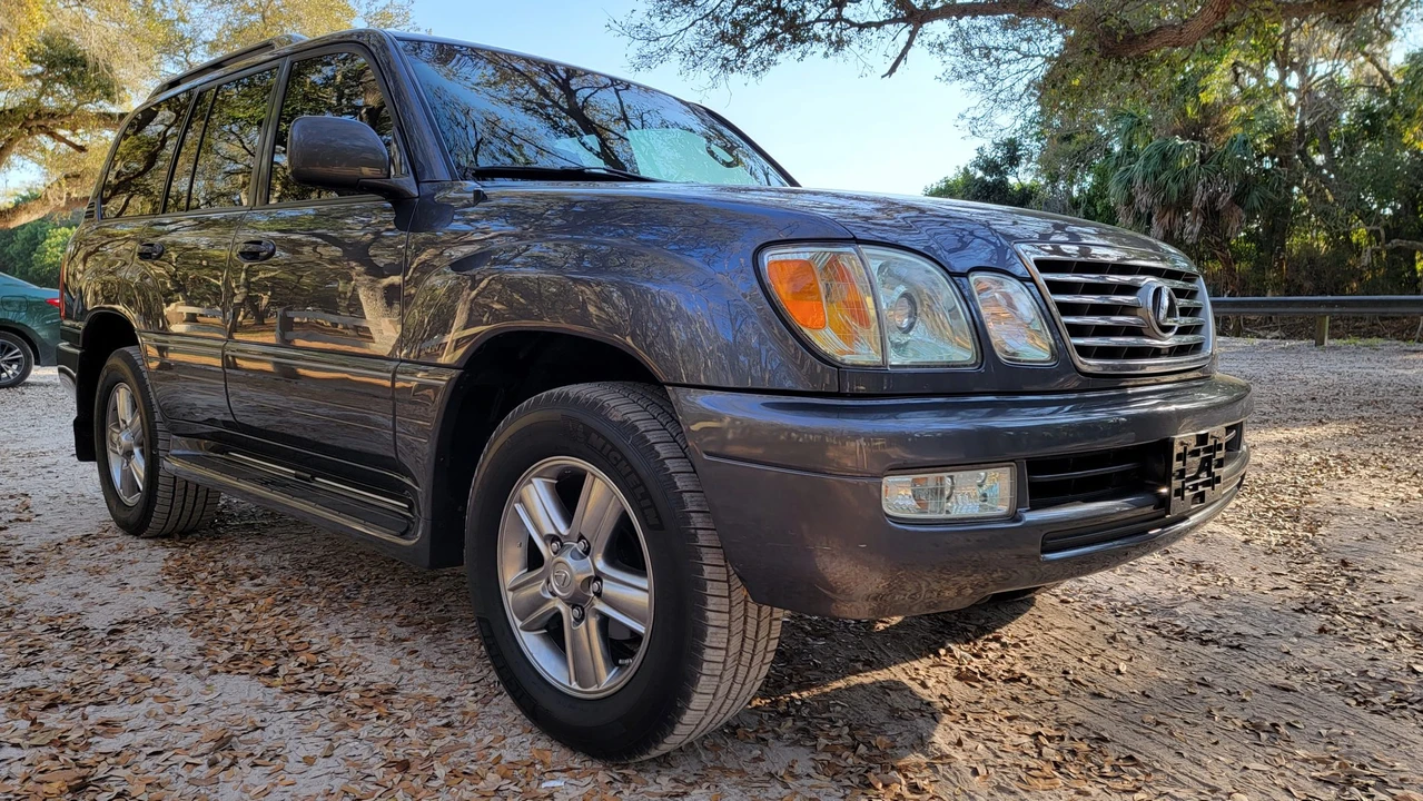 2006 Lexus LX 2nd Gen - Image 17 of 31