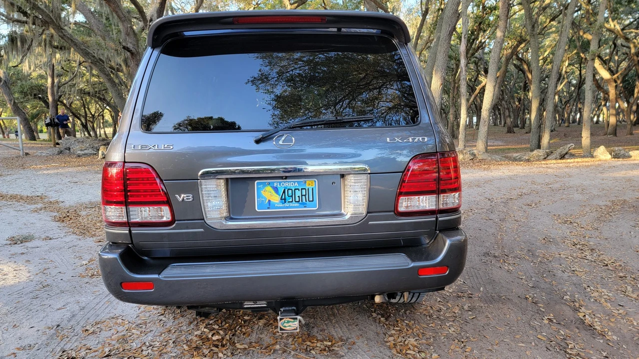 2006 Lexus LX 2nd Gen - Image 9 of 31