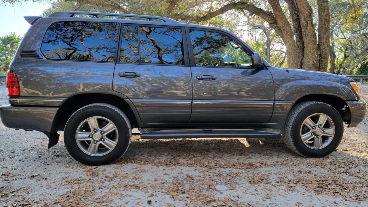 2006 Lexus LX 2nd Gen - Image 14 of 31