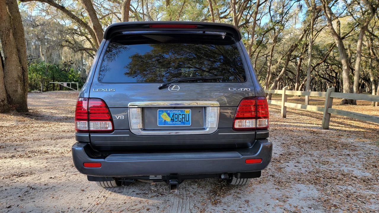 2006 Lexus LX 2nd Gen - Image 8 of 31