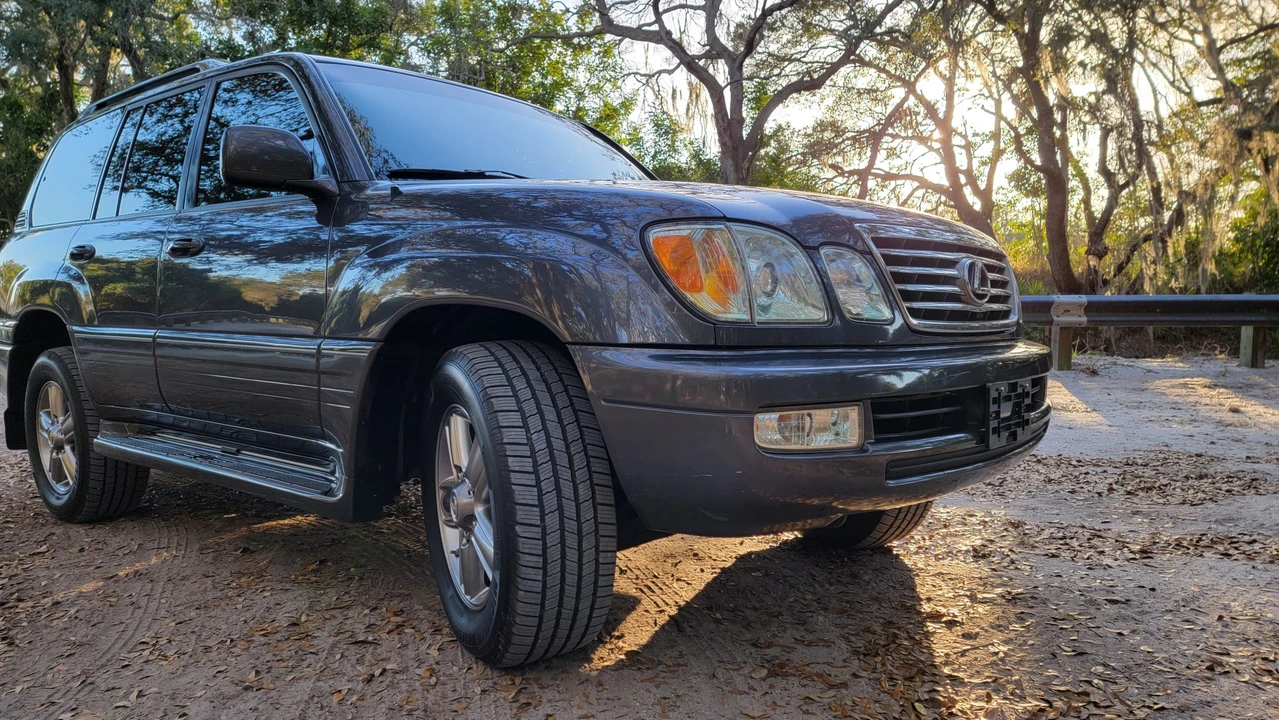 2006 Lexus LX 2nd Gen - Image 18 of 31