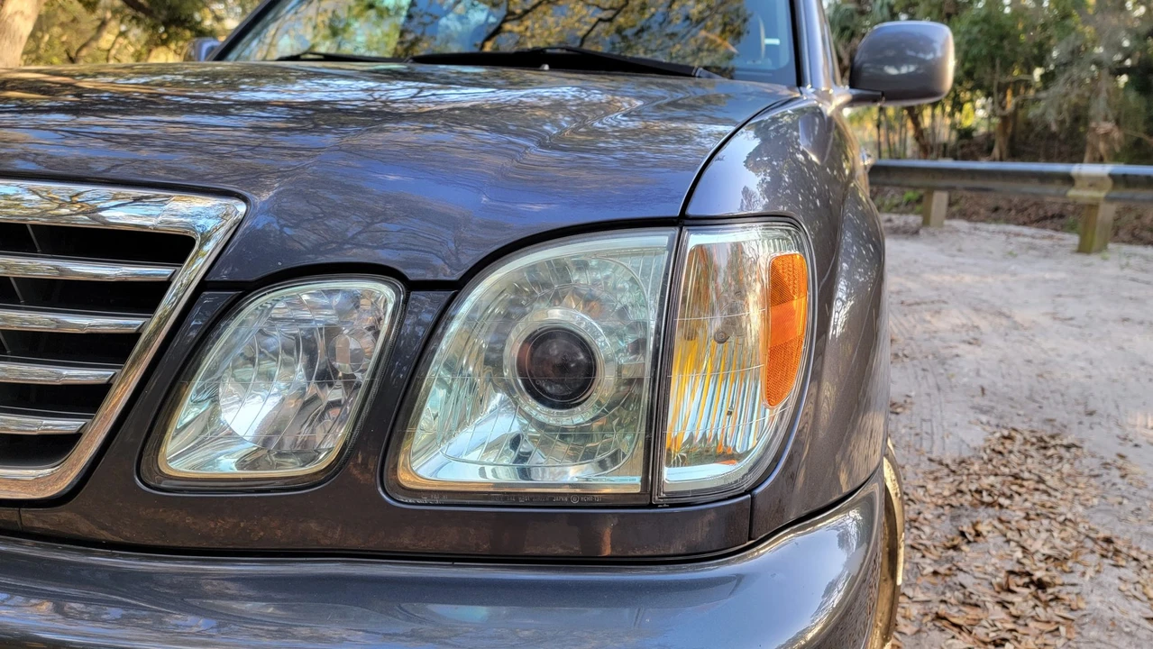 2006 Lexus LX 2nd Gen - Image 27 of 31