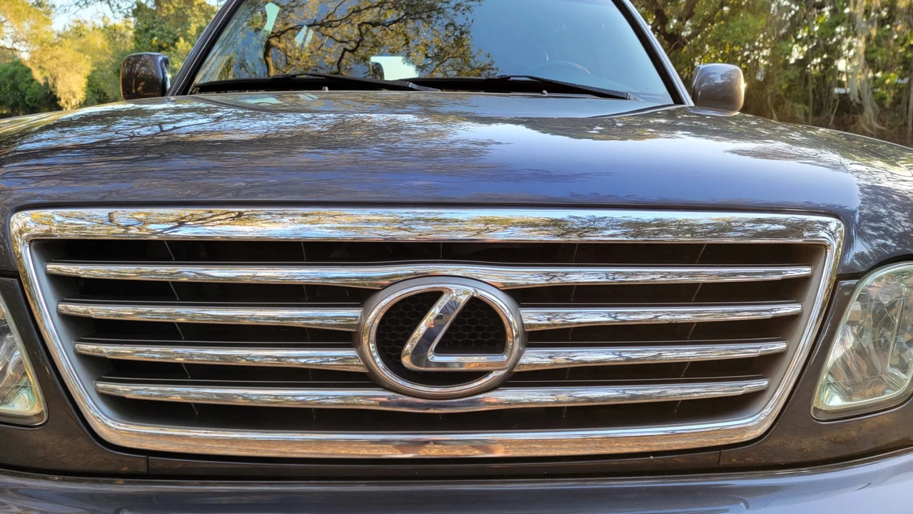 2006 Lexus LX 2nd Gen - Image 22 of 31