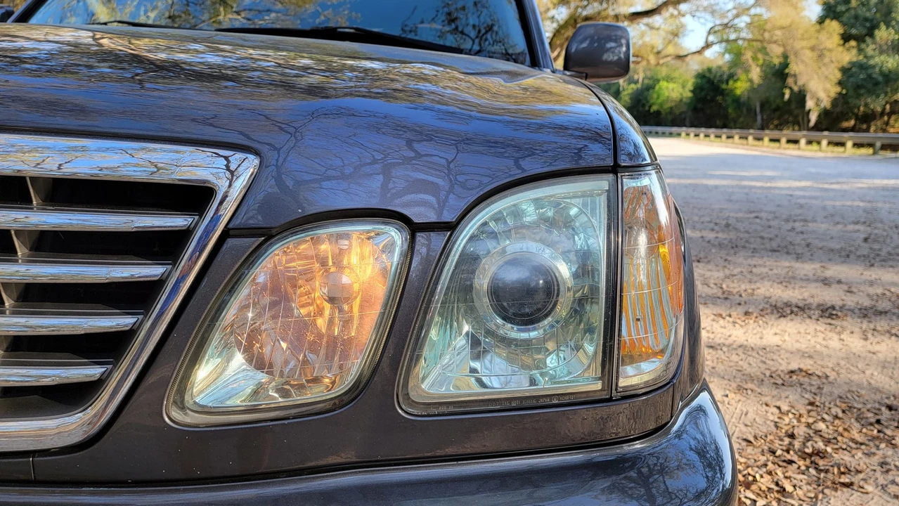 2006 Lexus LX 2nd Gen - Image 28 of 31