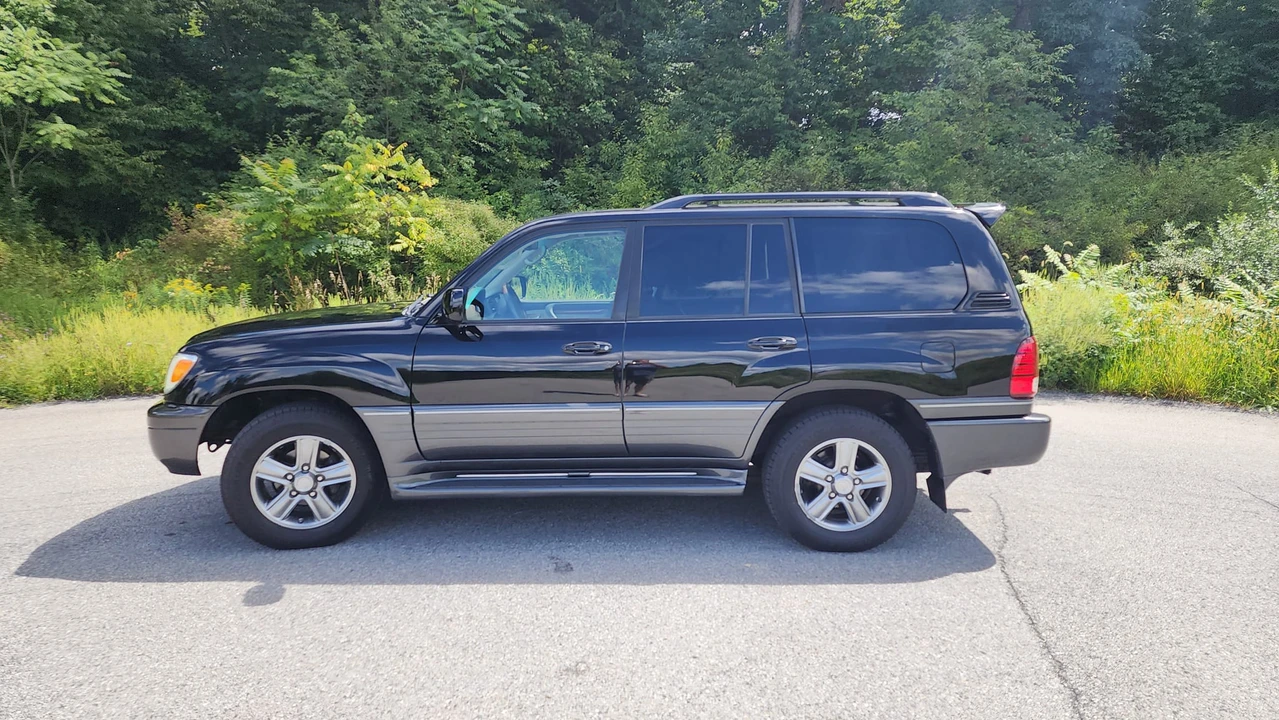 2006 Lexus LX 2nd Gen - Image 7 of 31