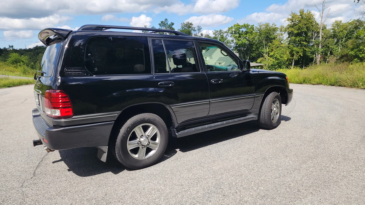 2006 Lexus LX 2nd Gen - Image 4 of 31