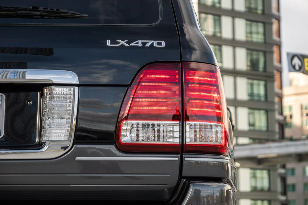 2006 Lexus LX 2nd Gen - Image 28 of 31