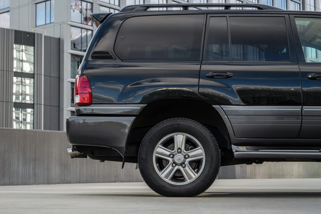 2006 Lexus LX 2nd Gen - Image 14 of 31