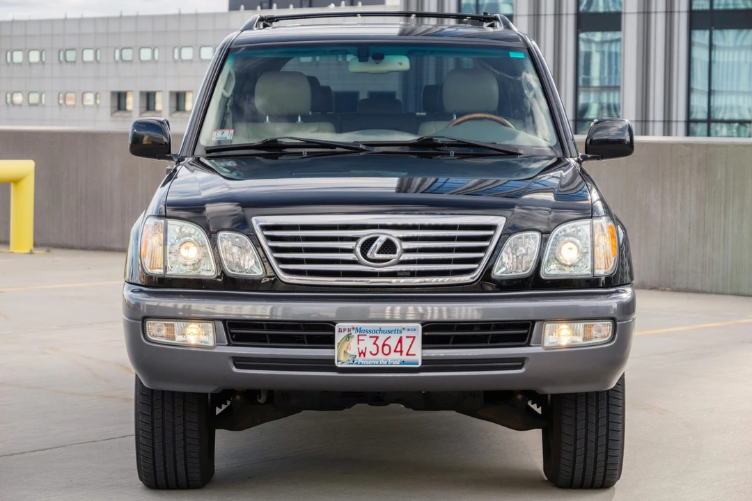 2006 Lexus LX 2nd Gen - Image 9 of 31