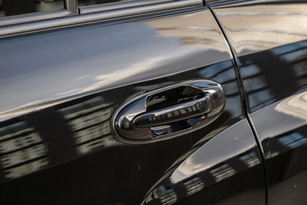 2006 Lexus LX 2nd Gen - Image 30 of 31