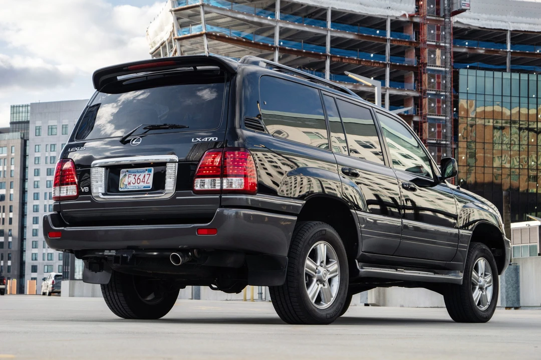 2006 Lexus LX 2nd Gen - Image 6 of 31