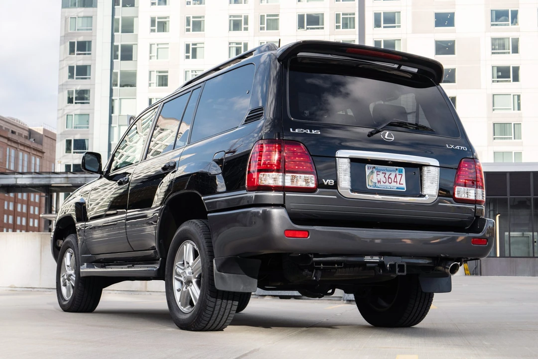 2006 Lexus LX 2nd Gen - Image 4 of 31