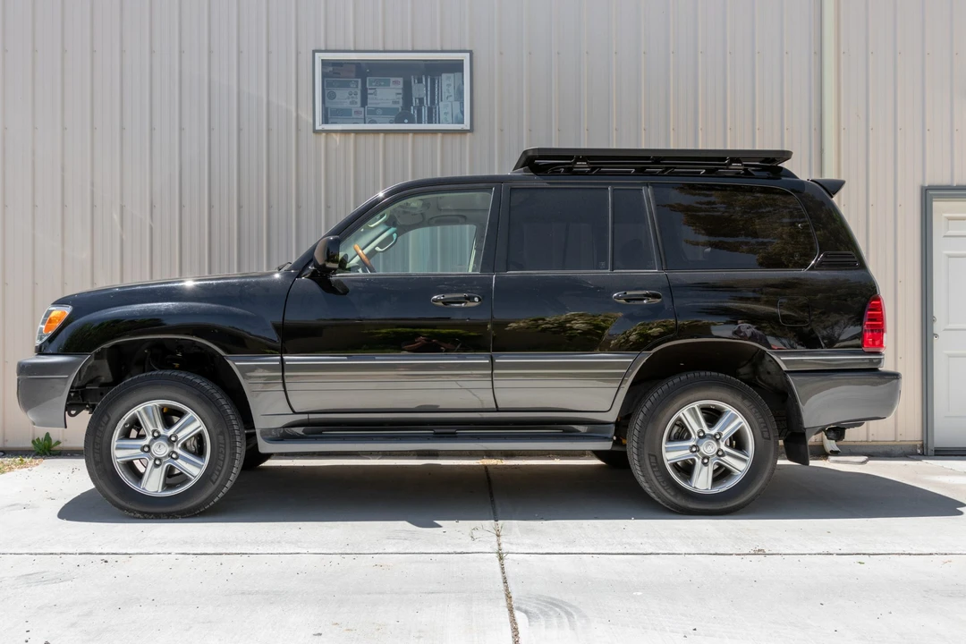 2006 Lexus LX 2nd Gen - Image 19 of 31