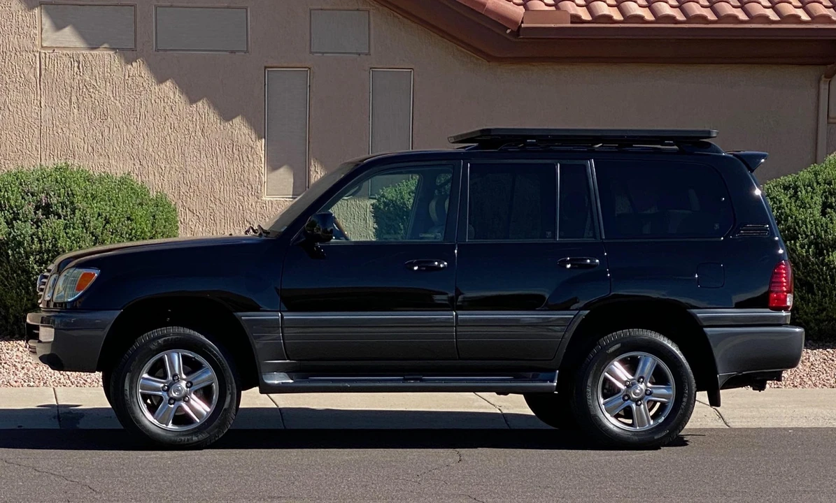 2006 Lexus LX 2nd Gen - Image 8 of 31
