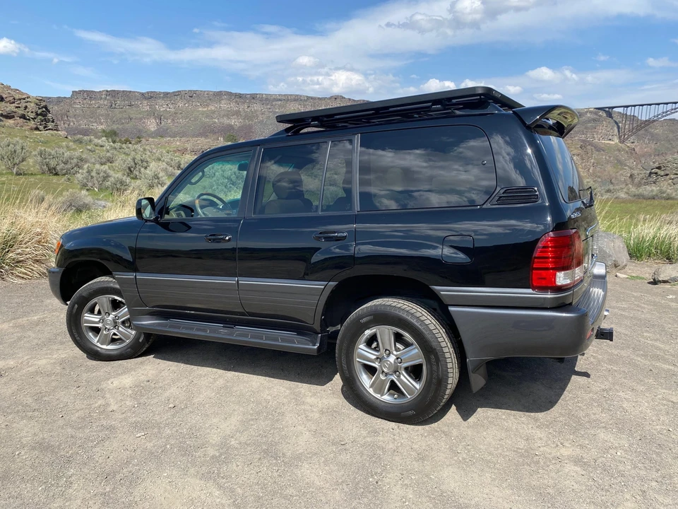 2006 Lexus LX 2nd Gen - Image 9 of 31