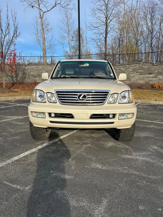 2006 Lexus LX 2nd Gen - Image 9 of 31