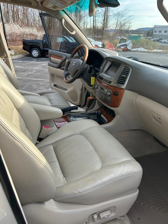 2006 Lexus LX 2nd Gen - Image 30 of 31
