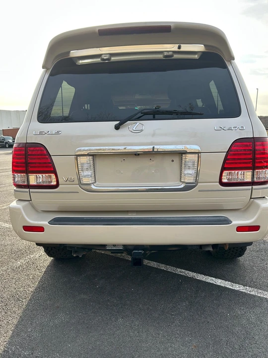 2006 Lexus LX 2nd Gen - Image 5 of 31