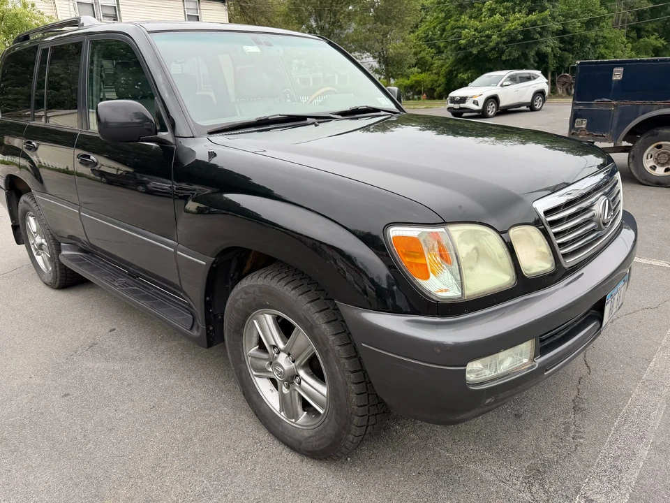 2006 Lexus LX 2nd Gen - Image 19 of 31
