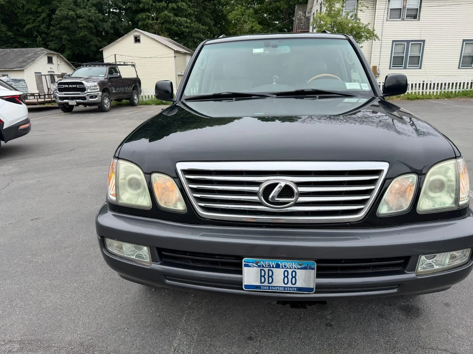 2006 Lexus LX 2nd Gen - Image 6 of 31