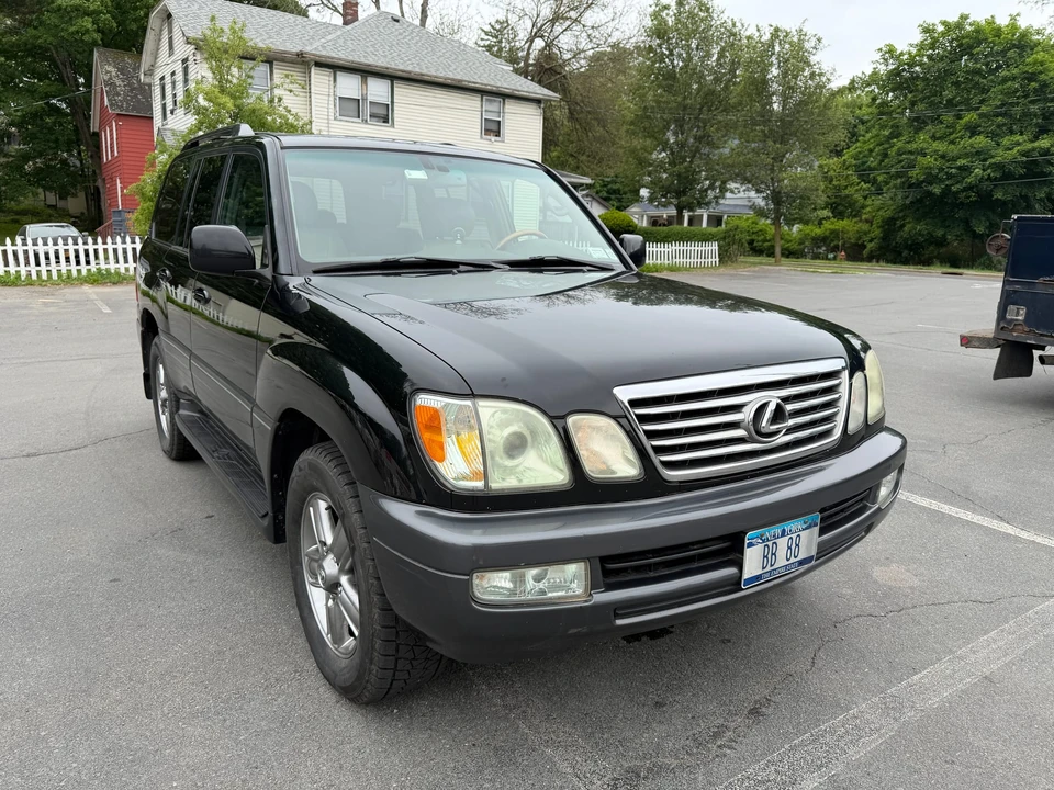 2006 Lexus LX 2nd Gen - Image 16 of 31