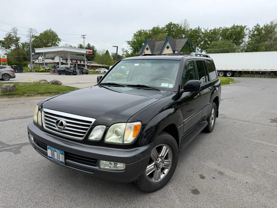 2006 Lexus LX 2nd Gen - Image 2 of 31