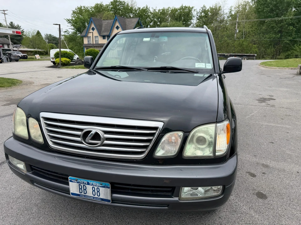2006 Lexus LX 2nd Gen - Image 4 of 31