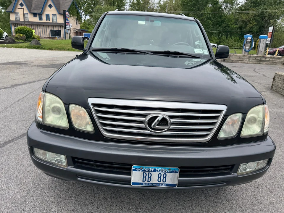 2006 Lexus LX 2nd Gen - Image 9 of 31