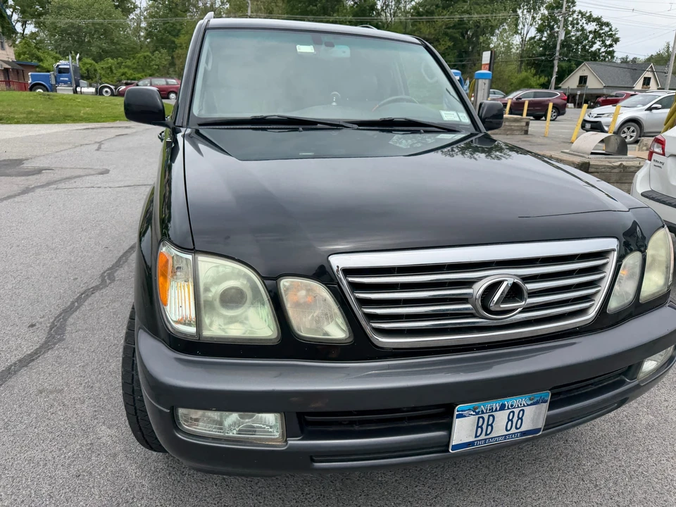 2006 Lexus LX 2nd Gen - Image 11 of 31