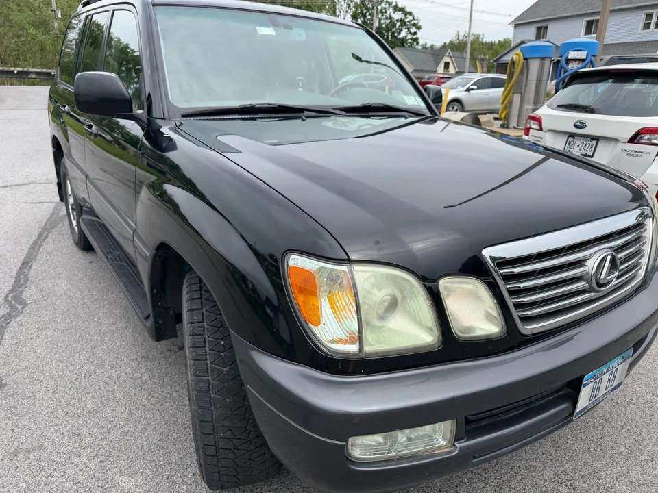 2006 Lexus LX 2nd Gen - Image 17 of 31