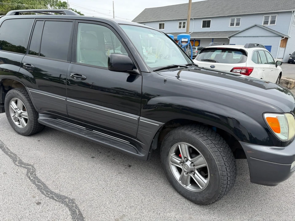 2006 Lexus LX 2nd Gen - Image 23 of 31