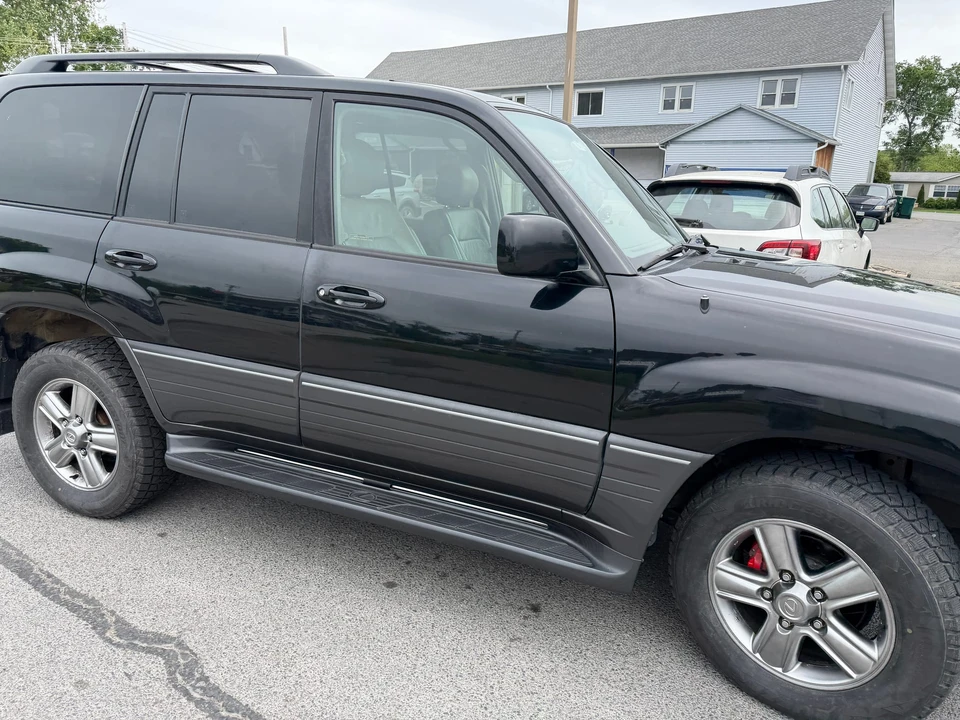 2006 Lexus LX 2nd Gen - Image 26 of 31