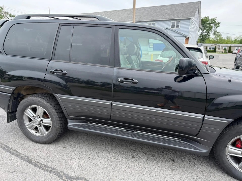 2006 Lexus LX 2nd Gen - Image 27 of 31