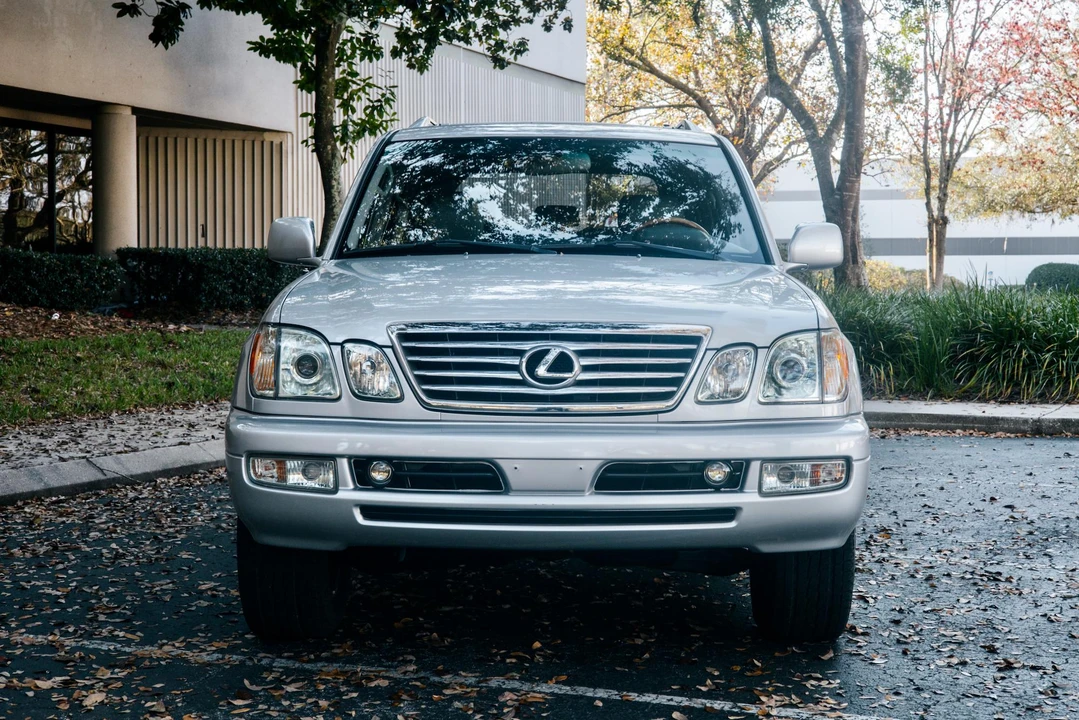 2006 Lexus LX 2nd Gen - Image 5 of 31