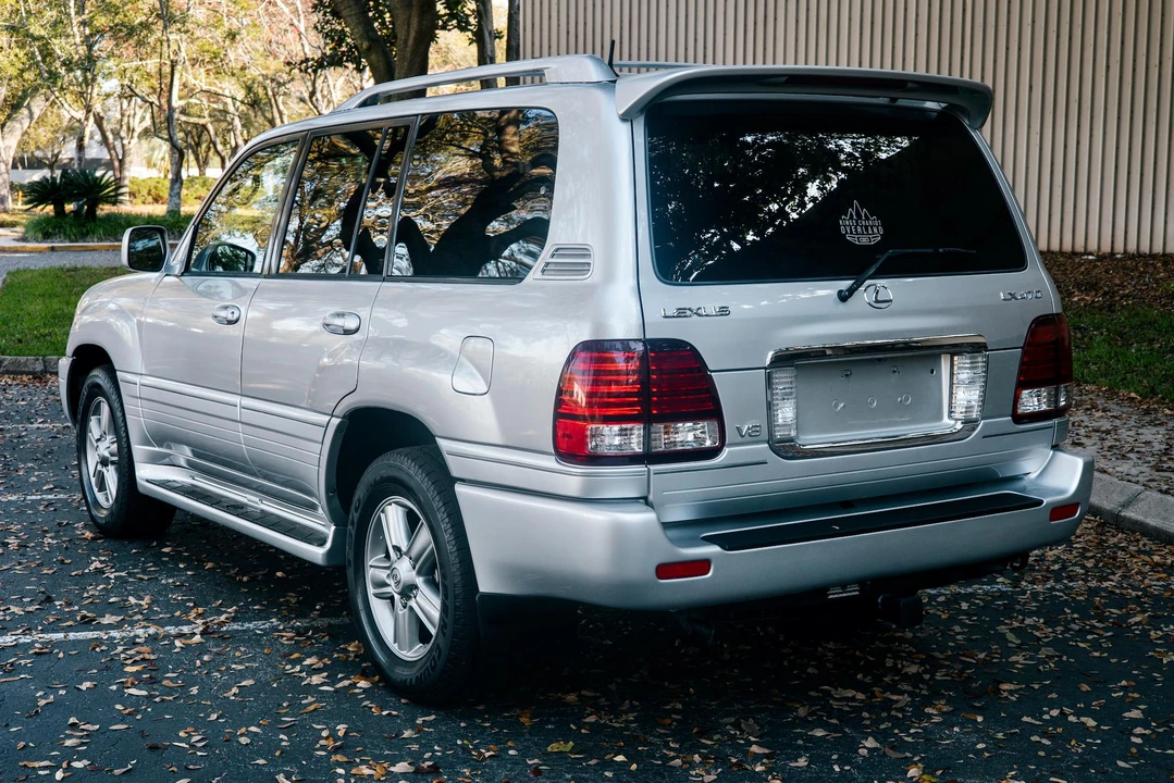2006 Lexus LX 2nd Gen - Image 21 of 31