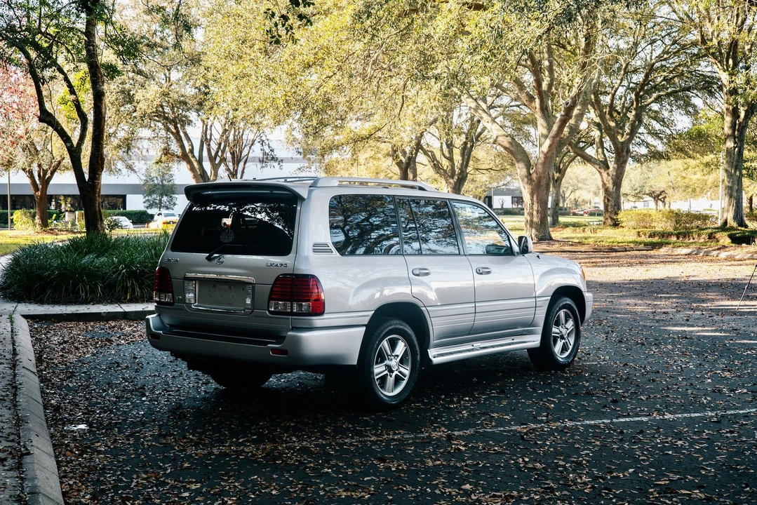 2006 Lexus LX 2nd Gen - Image 26 of 31
