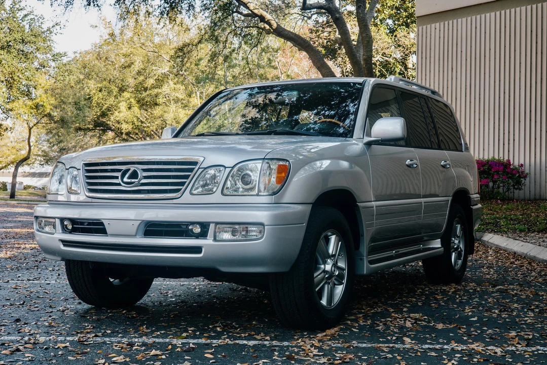 2006 Lexus LX 2nd Gen - Image 9 of 31