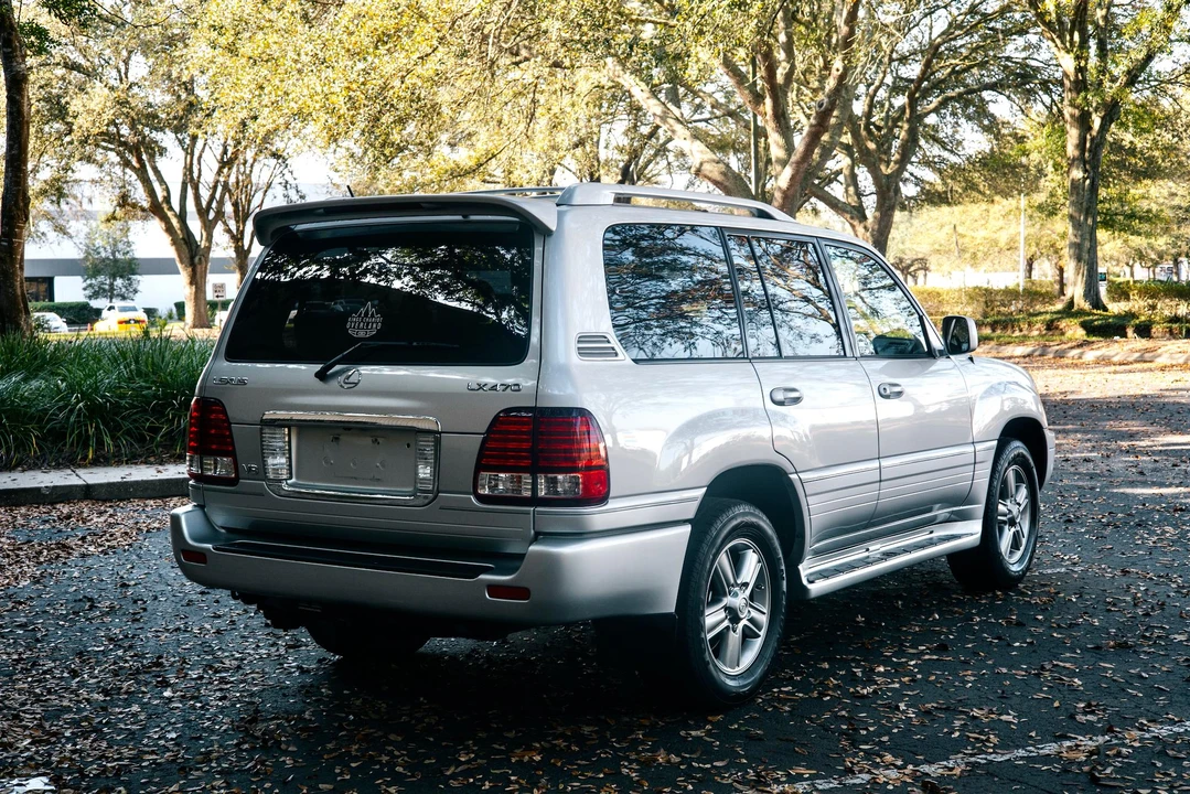 2006 Lexus LX 2nd Gen - Image 25 of 31