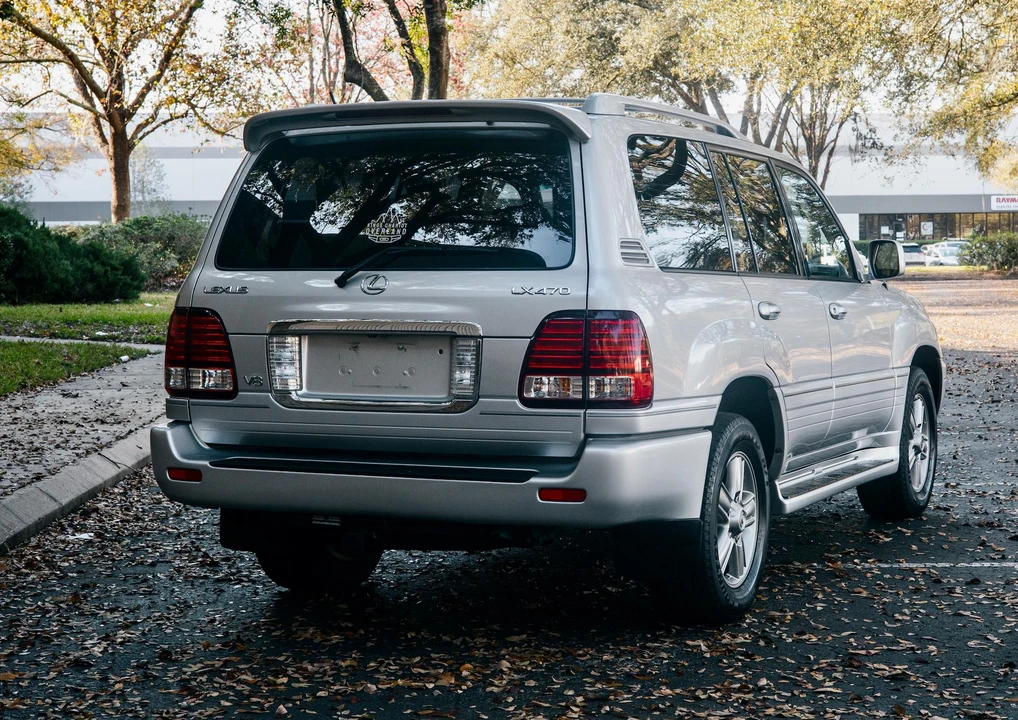 2006 Lexus LX 2nd Gen - Image 24 of 31