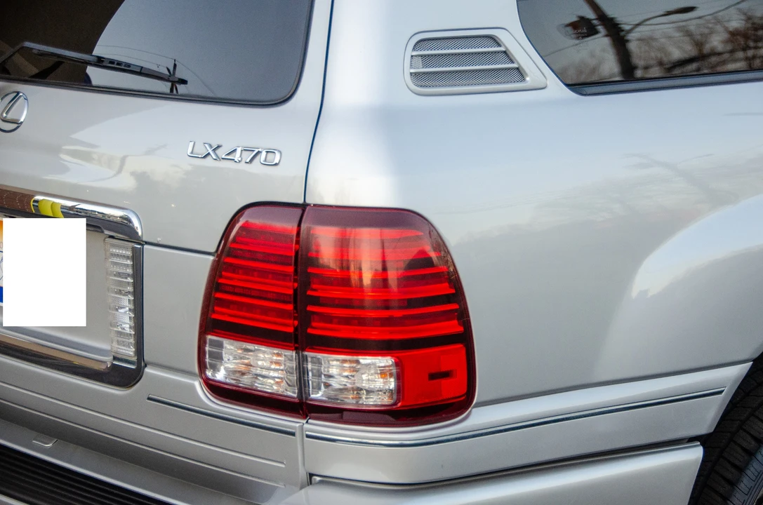 2006 Lexus LX 2nd Gen - Image 17 of 31