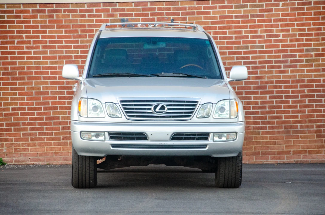 2006 Lexus LX 2nd Gen - Image 12 of 31