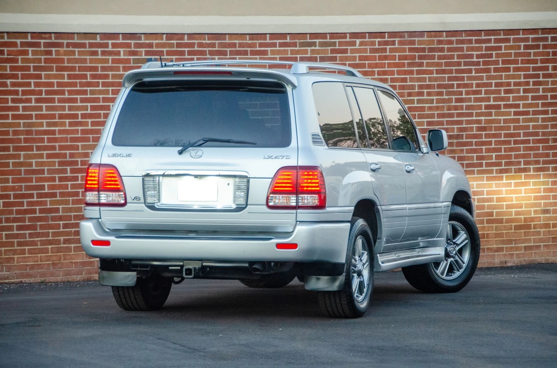 2006 Lexus LX 2nd Gen - Image 8 of 31