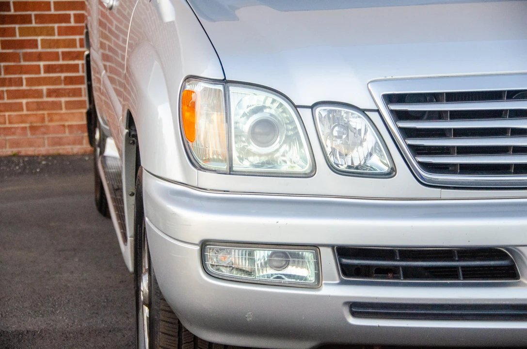 2006 Lexus LX 2nd Gen - Image 19 of 31