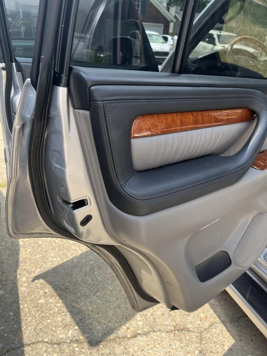 2006 Lexus LX 2nd Gen - Image 22 of 31