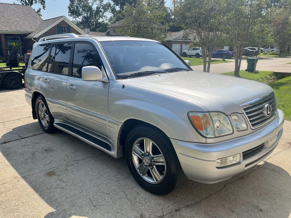 2006 Lexus LX 2nd Gen - Image 6 of 31